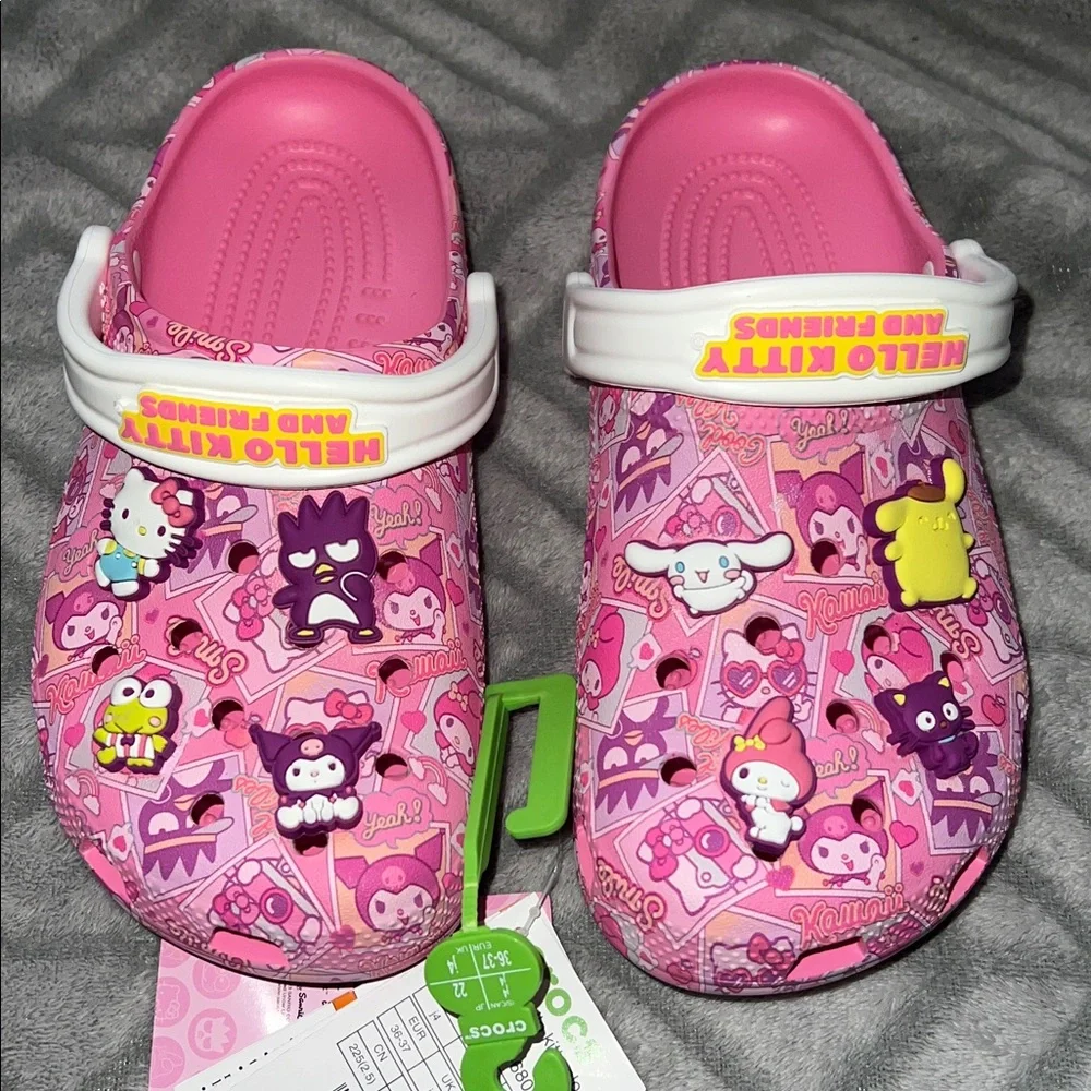 Hello Kitty and Friends x Crocs Big Kids Classic Clog in Size J4 Brand New
